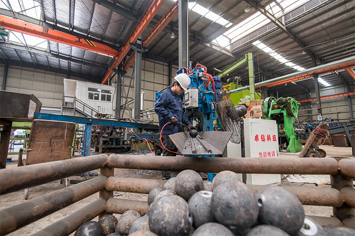 崇文网架配件-螺栓球加工车间